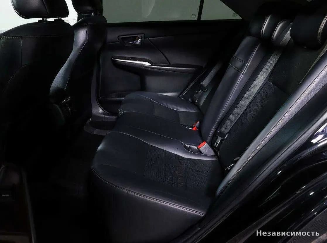 Toyota Camry 2017 с пробегом — фото 8