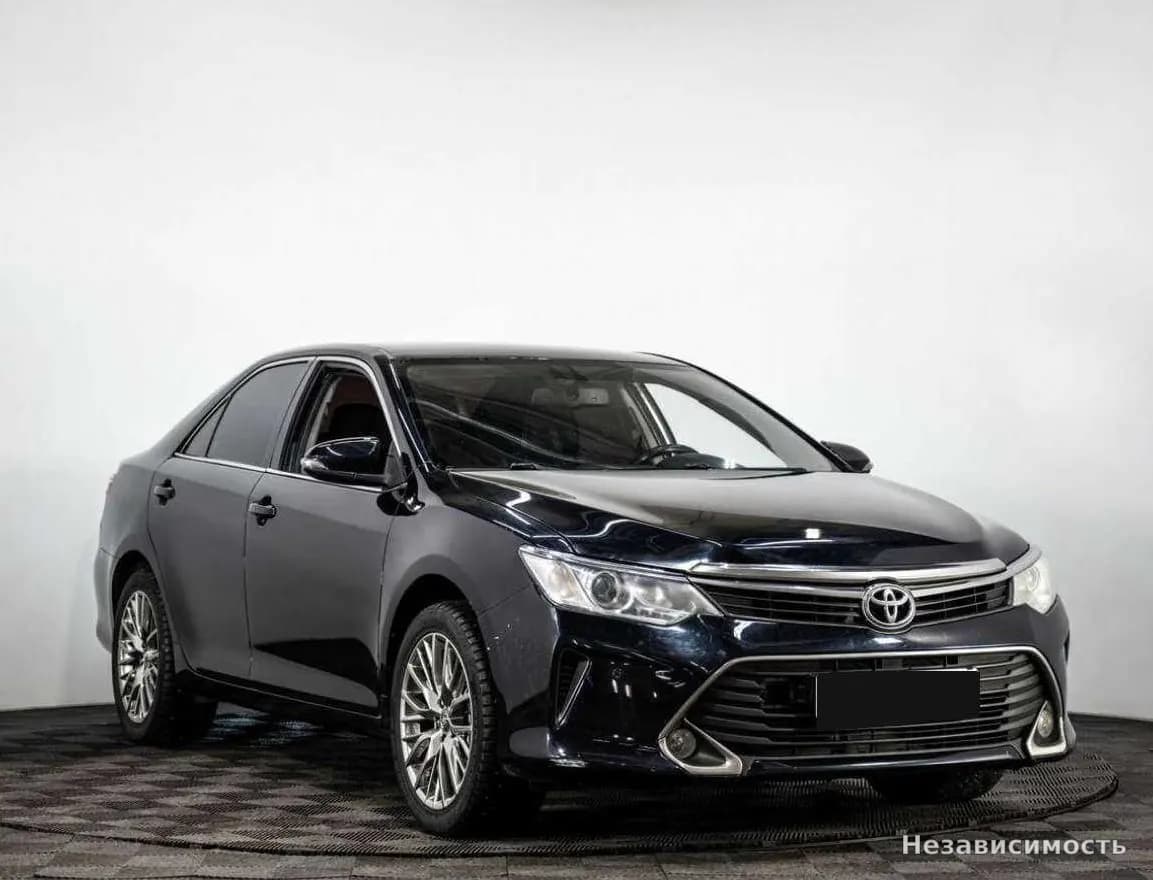Toyota Camry 2015 с пробегом — фото 3