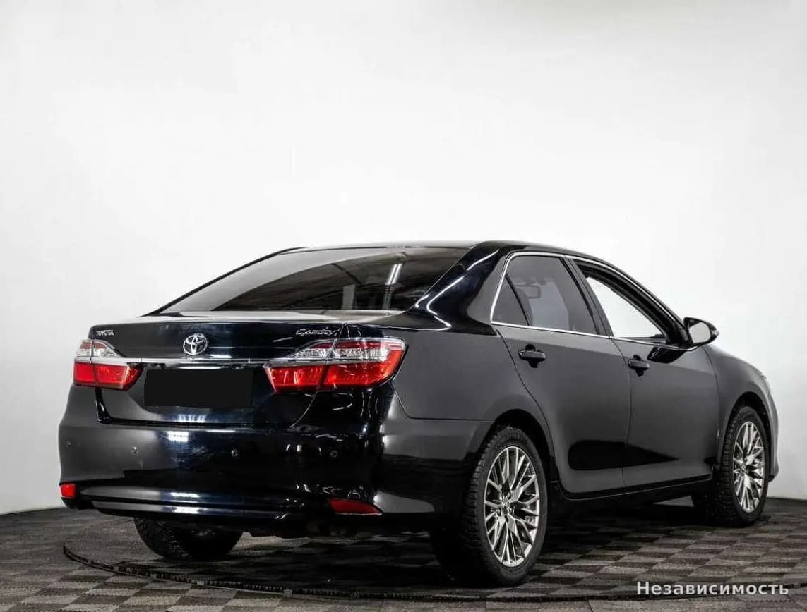 Toyota Camry 2015 с пробегом — фото 4