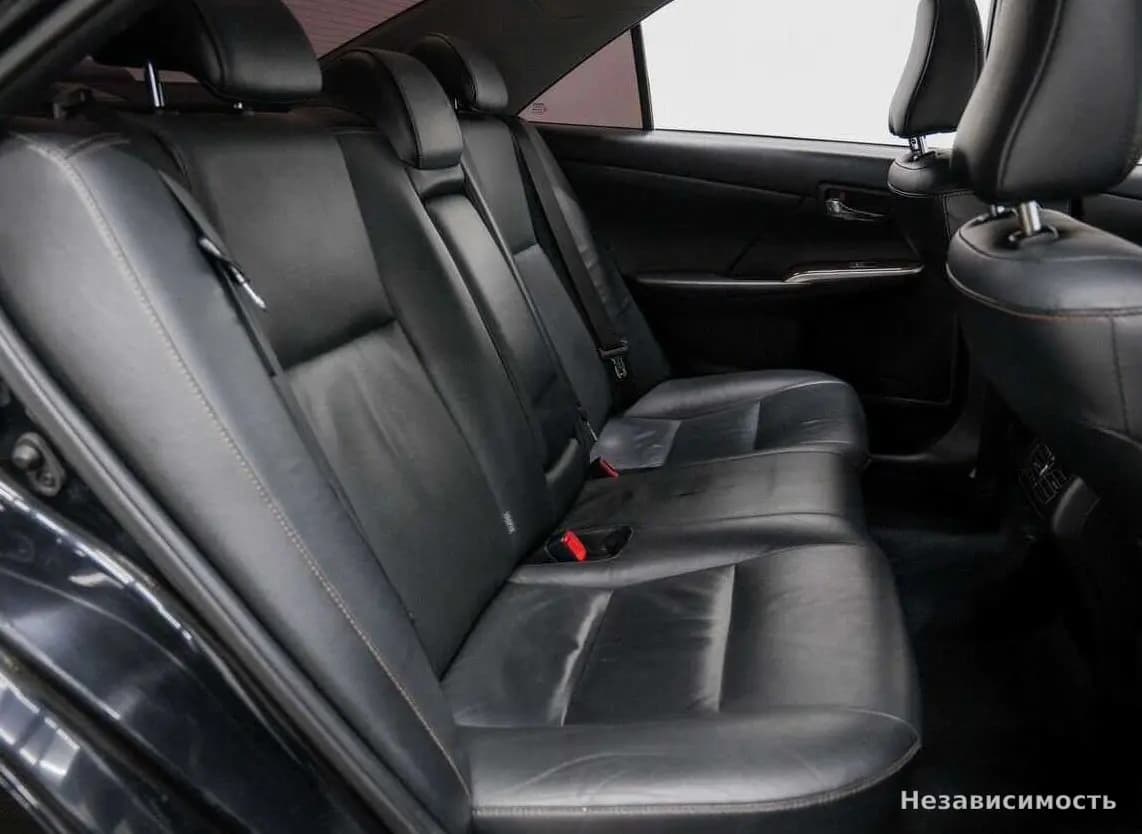 Toyota Camry 2015 с пробегом — фото 9