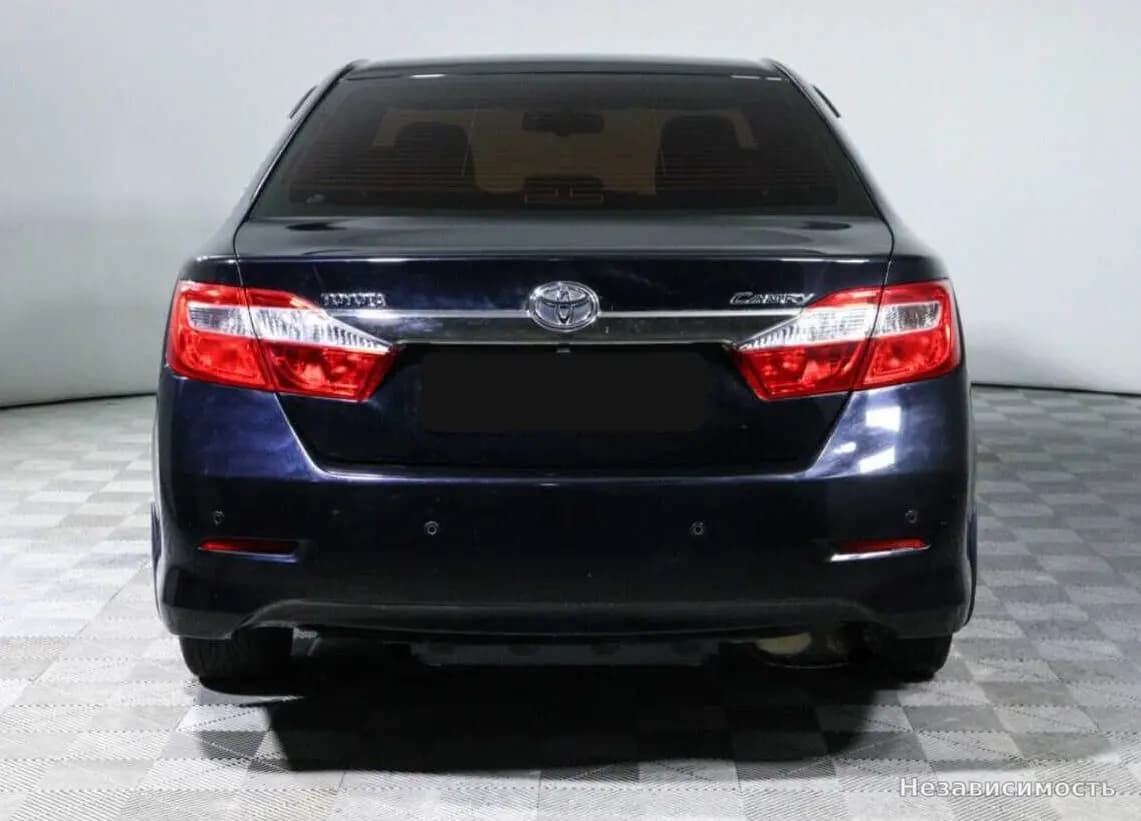 Toyota Camry 2013 с пробегом — фото 6