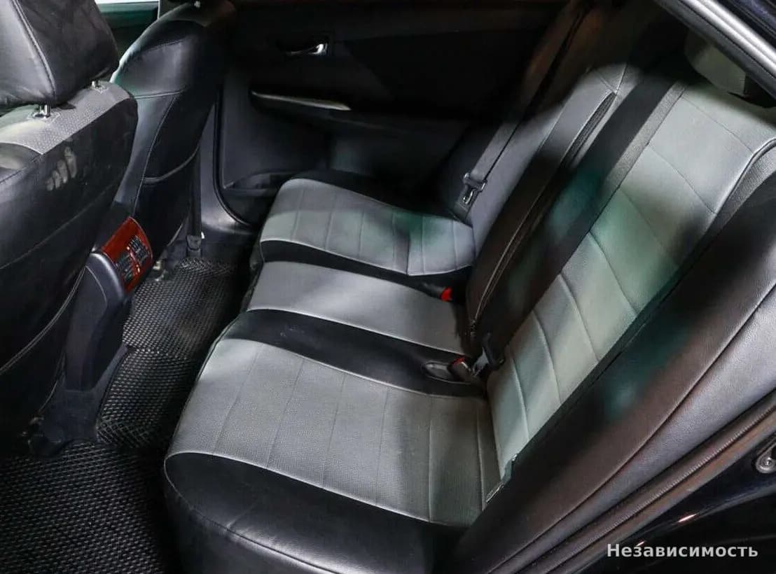 Toyota Camry 2013 с пробегом — фото 10