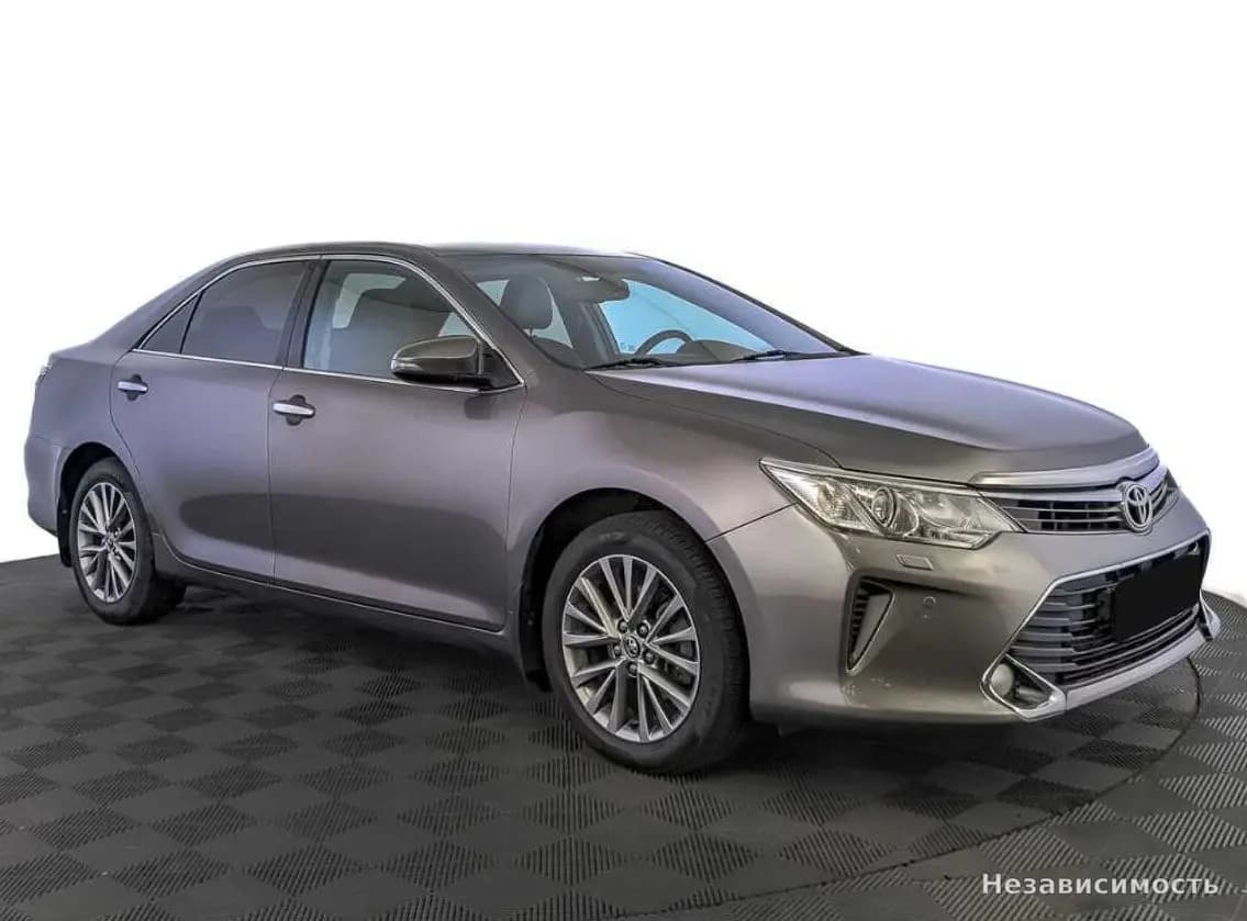Toyota Camry 2016 с пробегом — фото 3