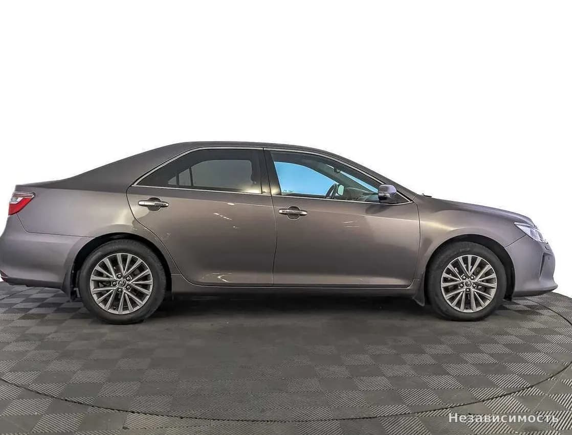 Toyota Camry 2016 с пробегом — фото 4
