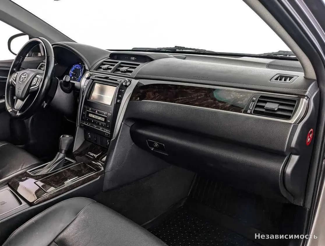 Toyota Camry 2016 с пробегом — фото 9
