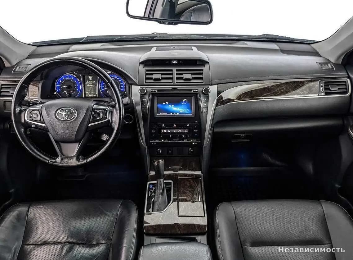 Toyota Camry 2016 с пробегом — фото 10