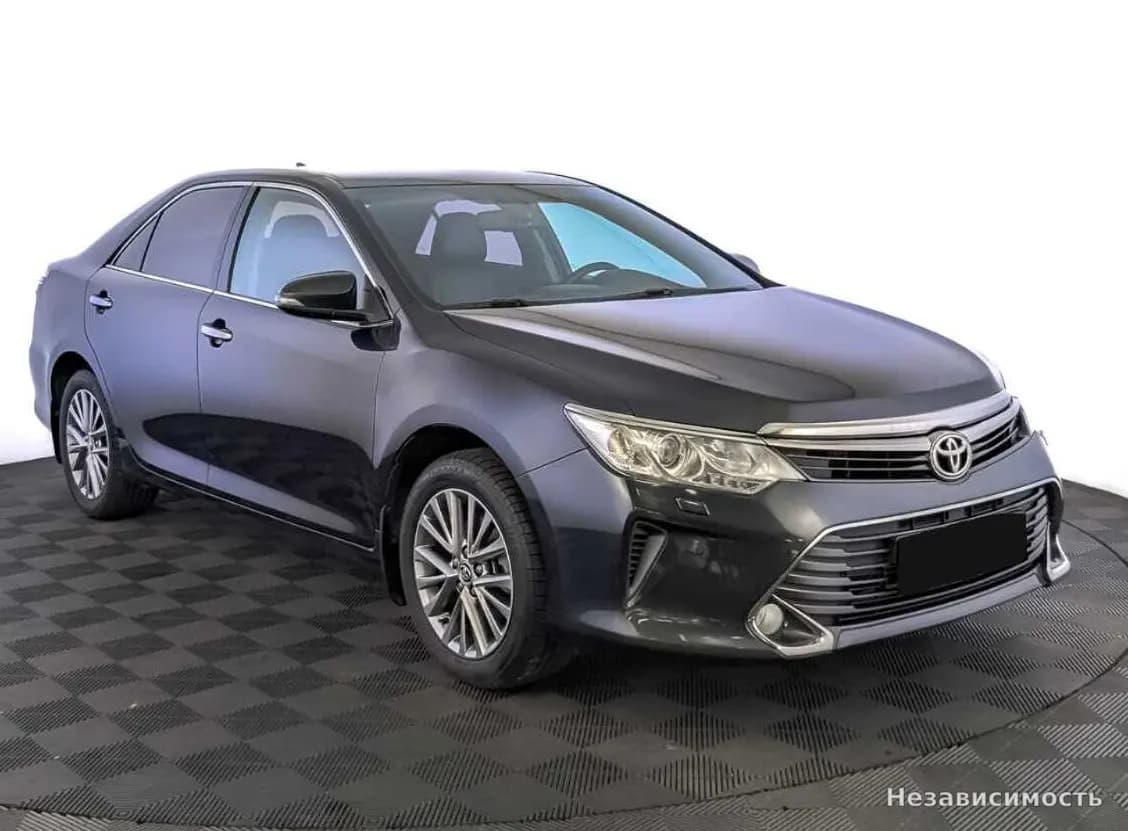 Toyota Camry 2016 с пробегом — фото 3