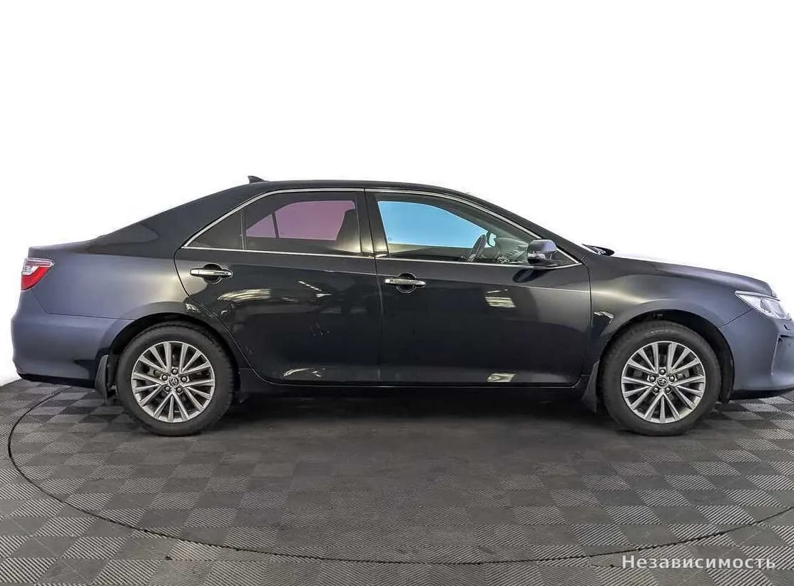 Toyota Camry 2016 с пробегом — фото 4