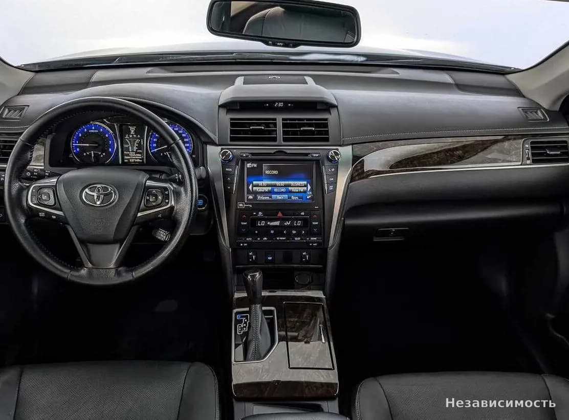 Toyota Camry 2016 с пробегом — фото 10