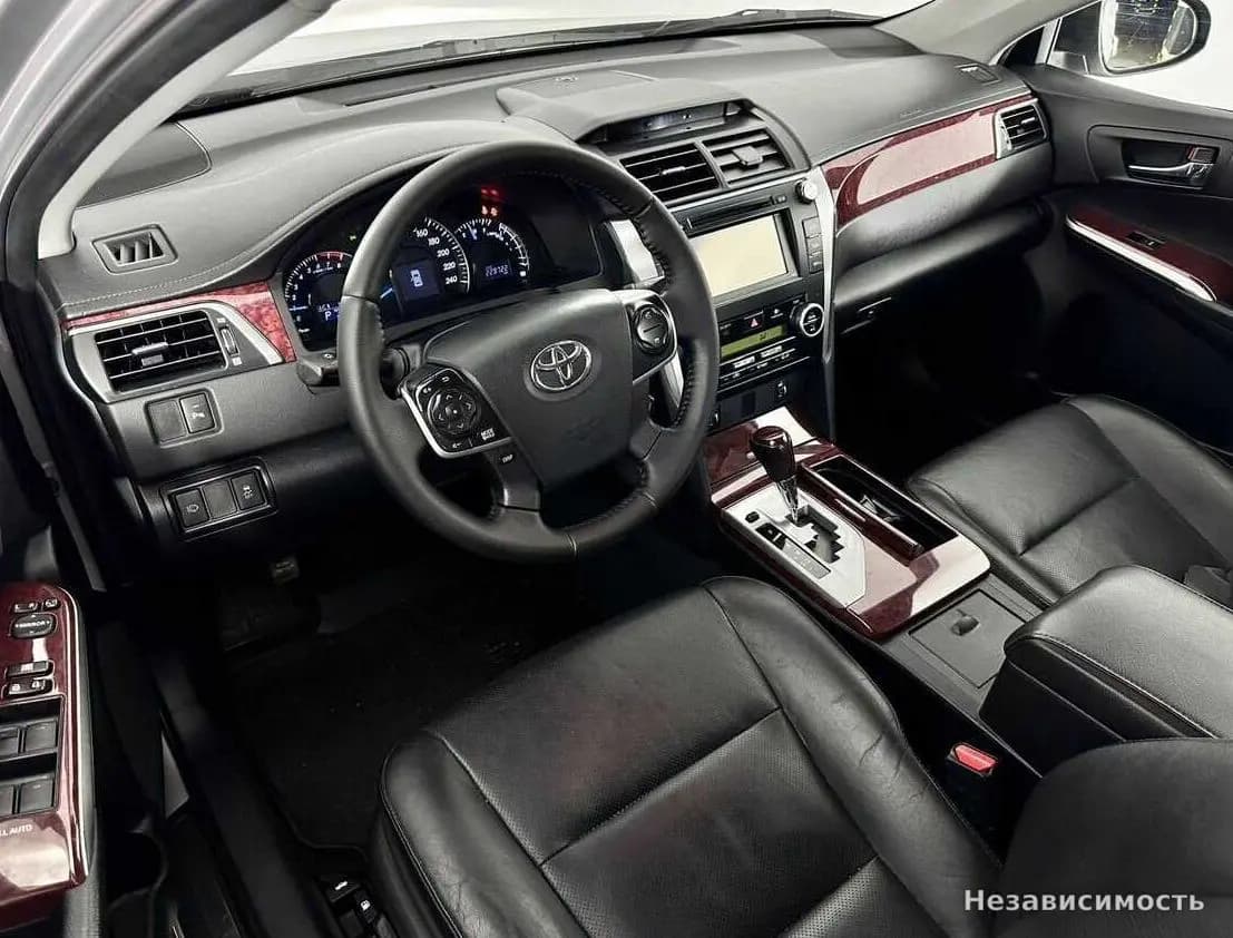 Toyota Camry 2014 с пробегом — фото 7