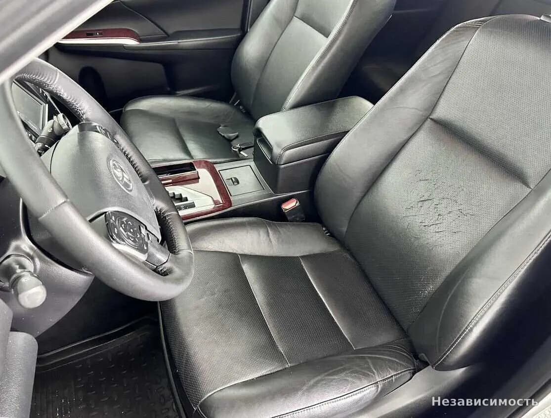 Toyota Camry 2014 с пробегом — фото 8