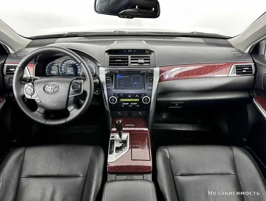 Toyota Camry 2014 с пробегом — фото 9
