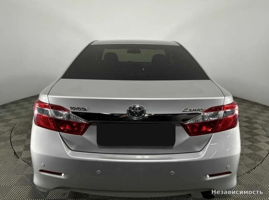Toyota Camry 2013 с пробегом — фото 3