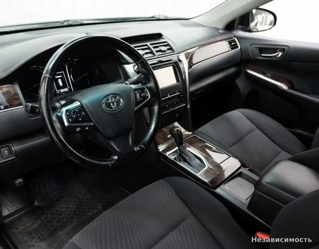 Toyota Camry 2016 с пробегом — фото 7