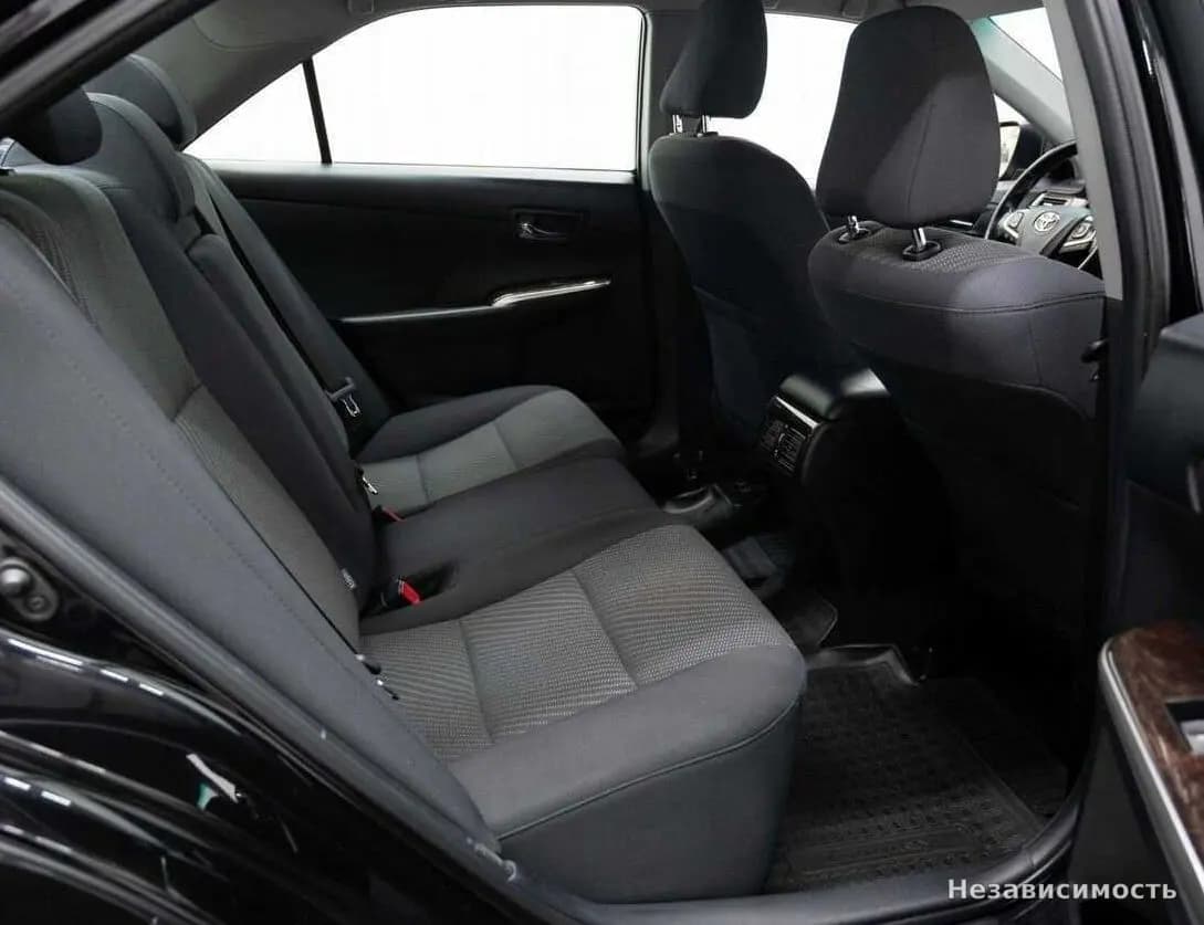 Toyota Camry 2016 с пробегом — фото 10