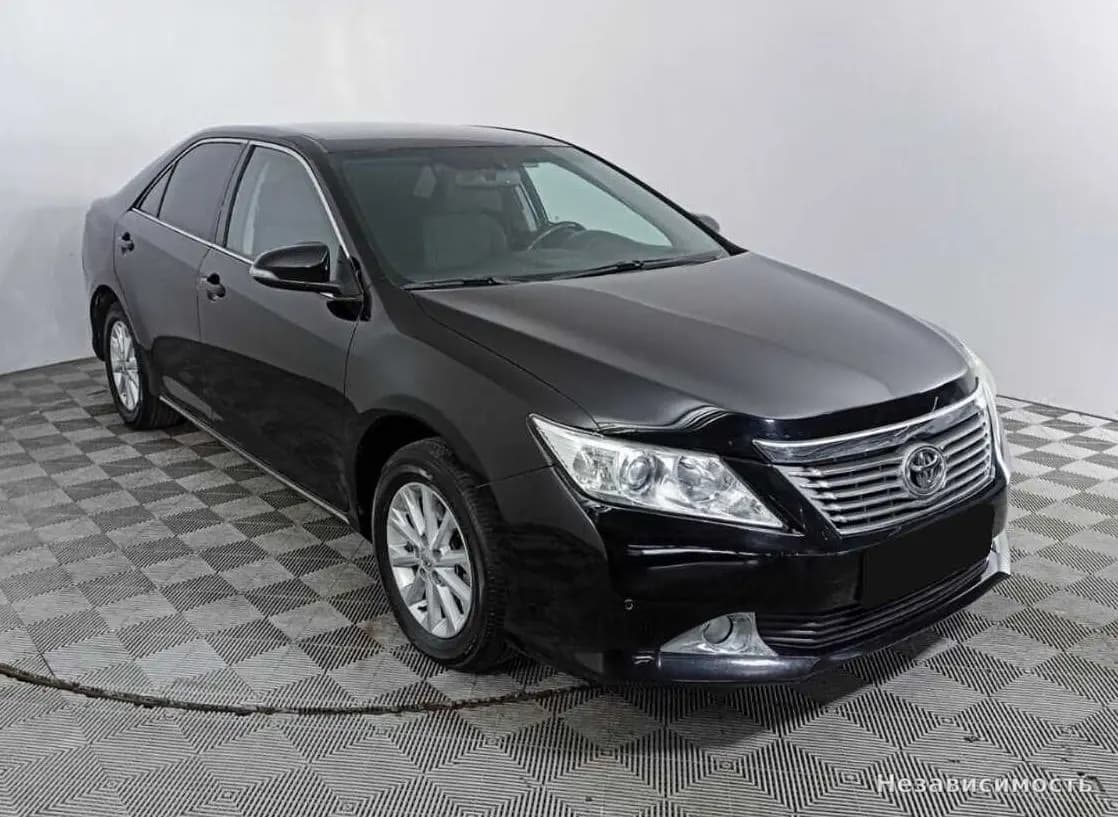 Toyota Camry 2012 с пробегом — фото 3