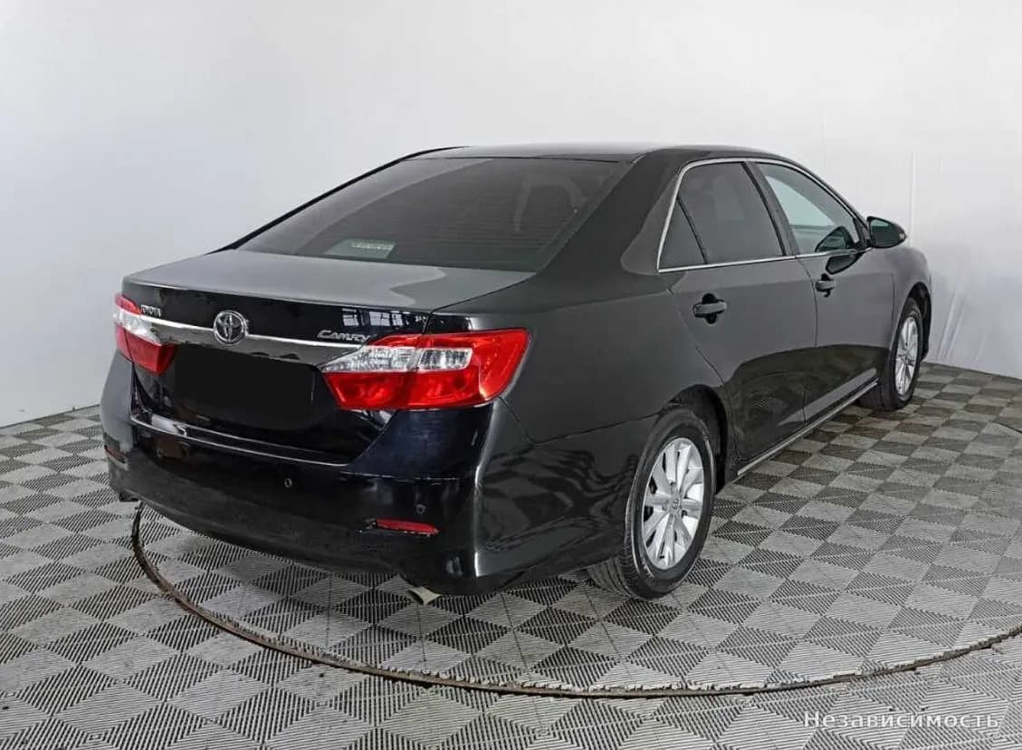 Toyota Camry 2012 с пробегом — фото 5