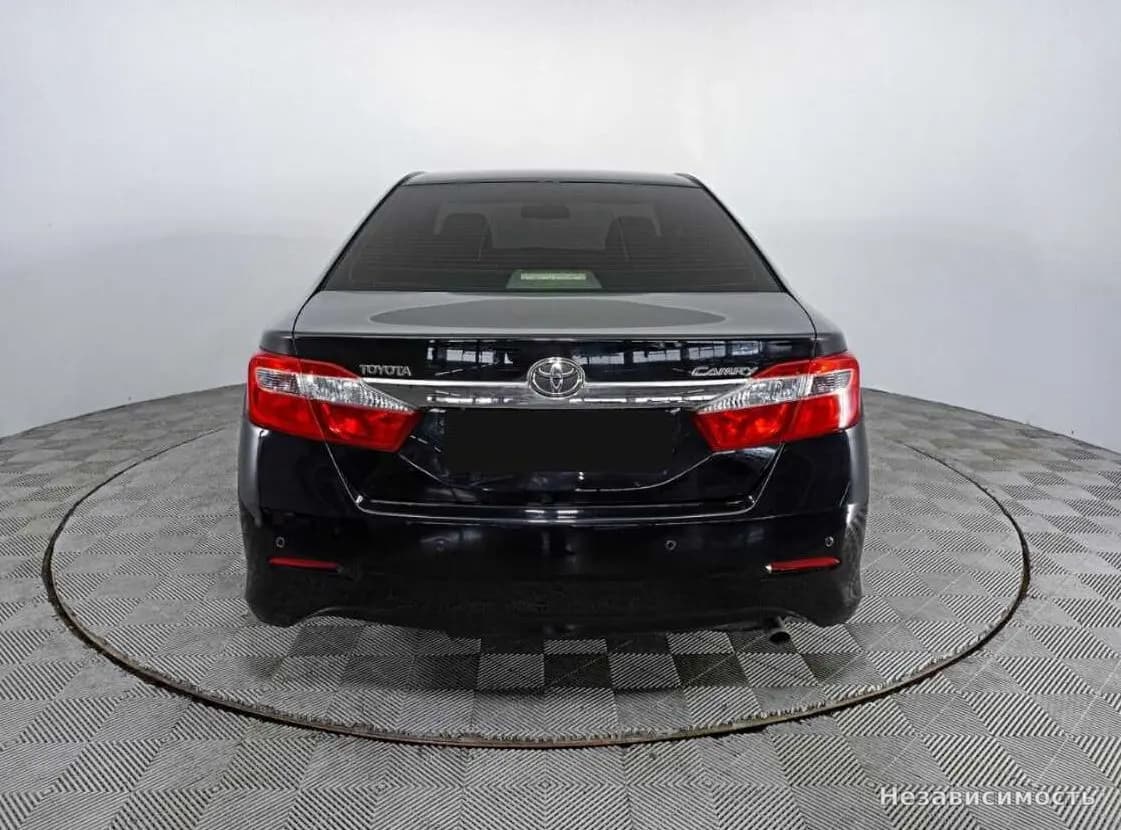 Toyota Camry 2012 с пробегом — фото 6