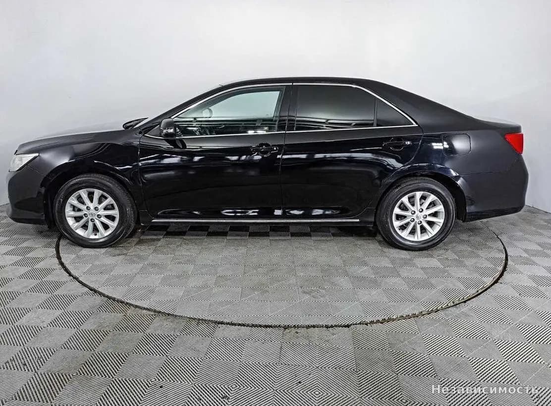 Toyota Camry 2012 с пробегом — фото 8