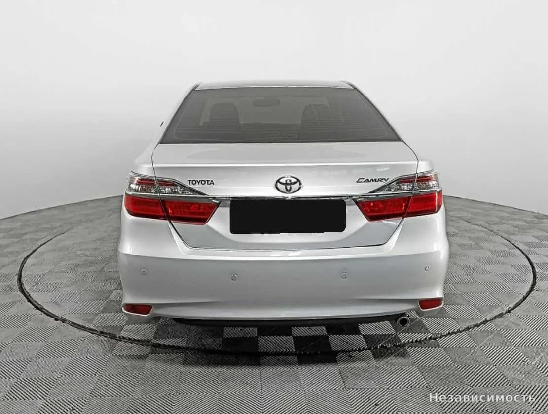 Toyota Camry 2015 с пробегом — фото 5