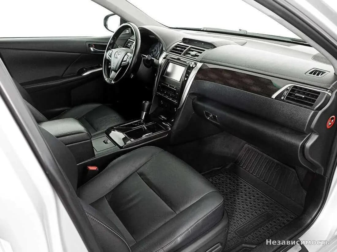Toyota Camry 2015 с пробегом — фото 7
