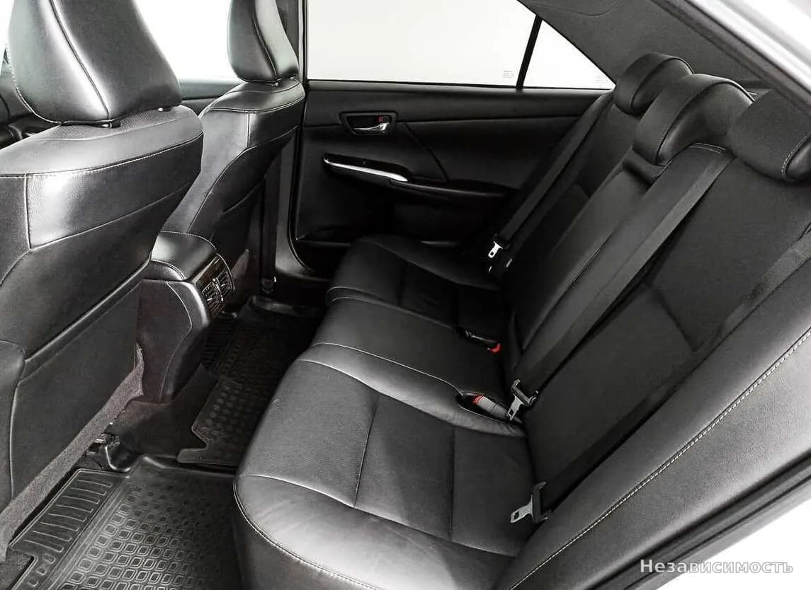 Toyota Camry 2015 с пробегом — фото 8