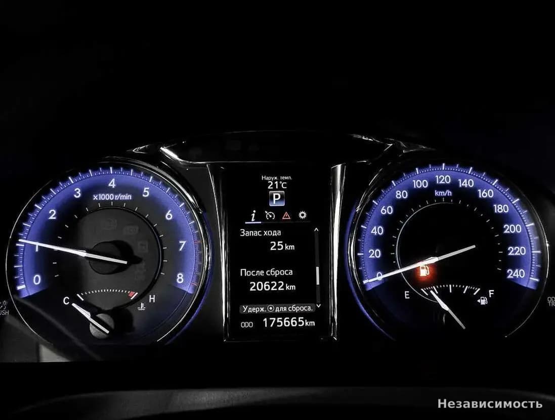 Toyota Camry 2015 с пробегом — фото 9