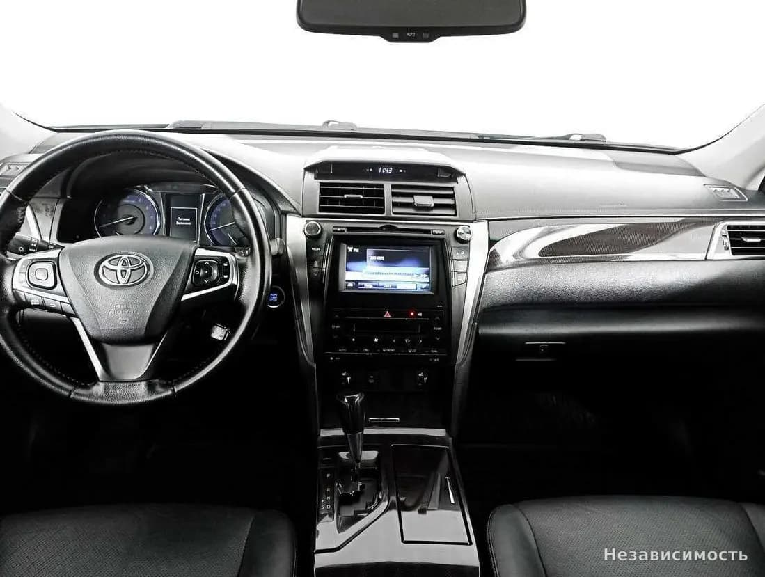 Toyota Camry 2015 с пробегом — фото 10