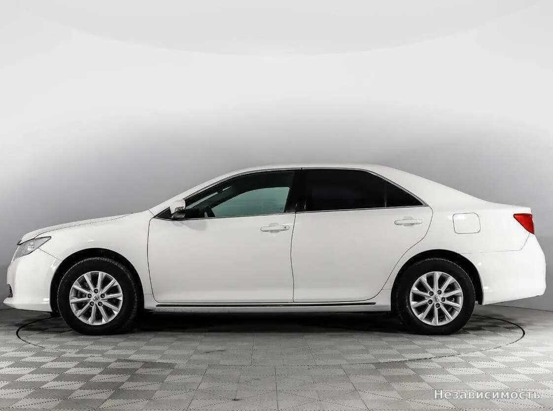 Toyota Camry 2014 с пробегом — фото 8