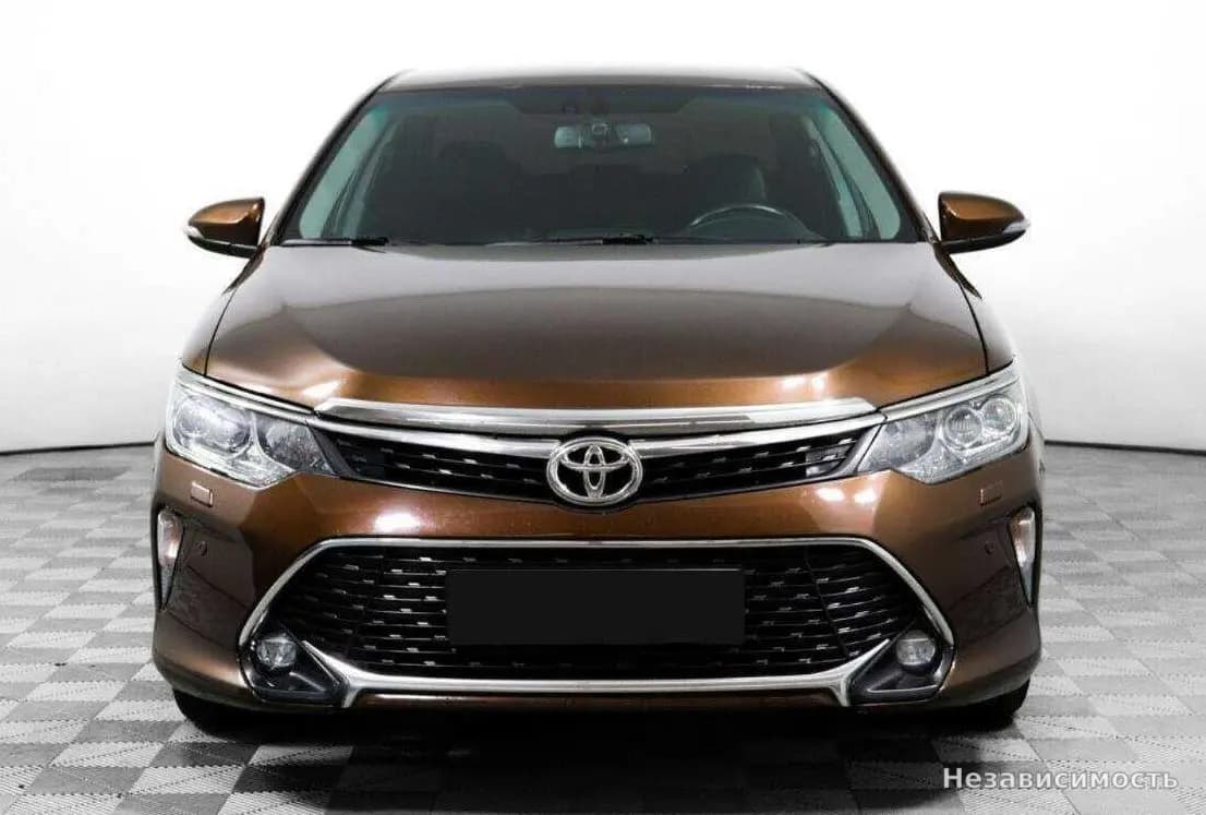 Toyota Camry 2017 с пробегом — фото 2