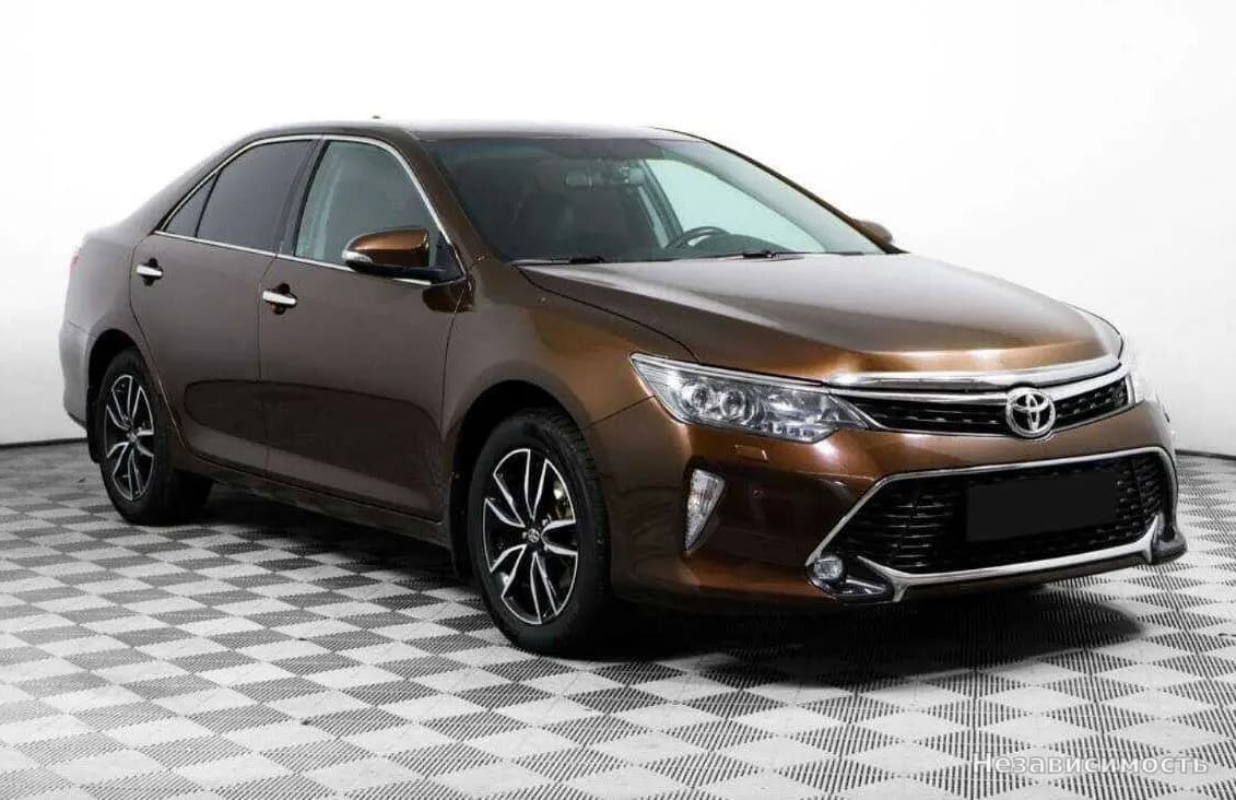 Toyota Camry 2017 с пробегом — фото 3