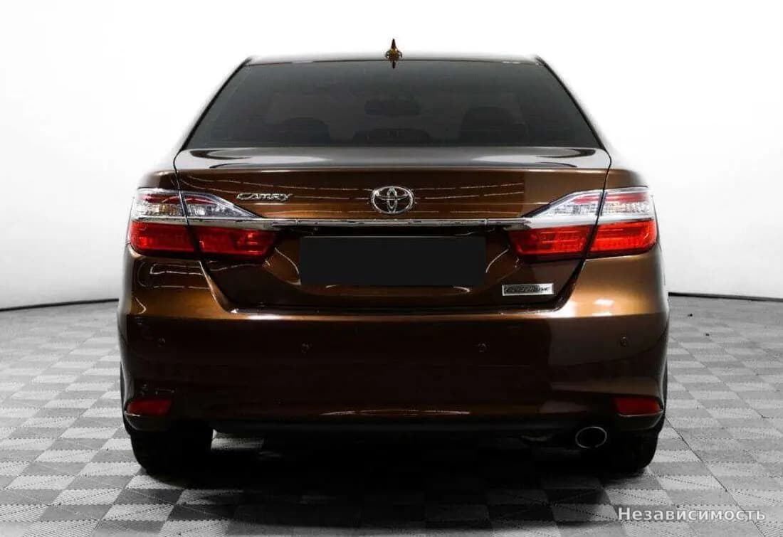 Toyota Camry 2017 с пробегом — фото 6