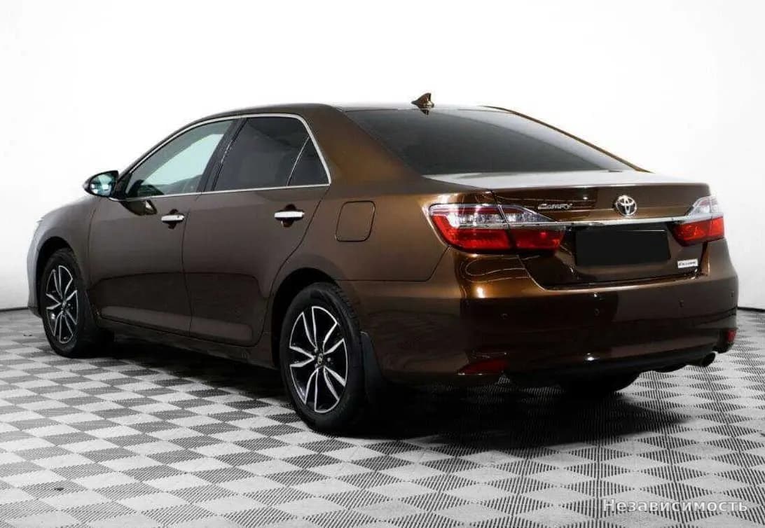 Toyota Camry 2017 с пробегом — фото 7