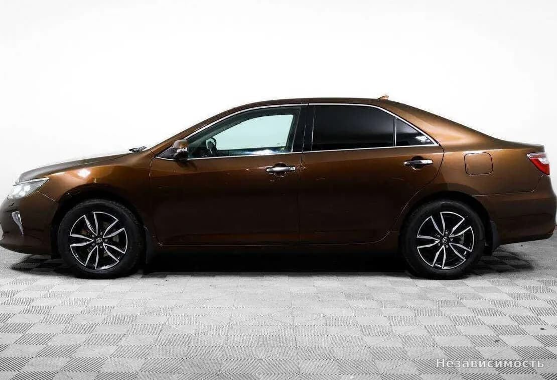 Toyota Camry 2017 с пробегом — фото 8