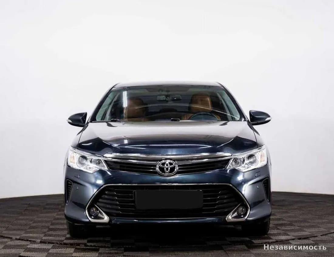 Toyota Camry 2015 с пробегом — фото 2