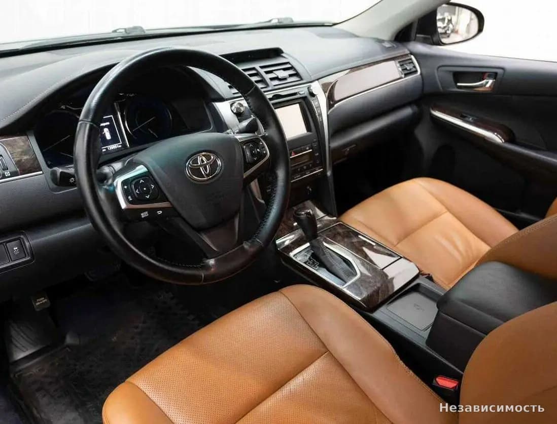 Toyota Camry 2015 с пробегом — фото 7