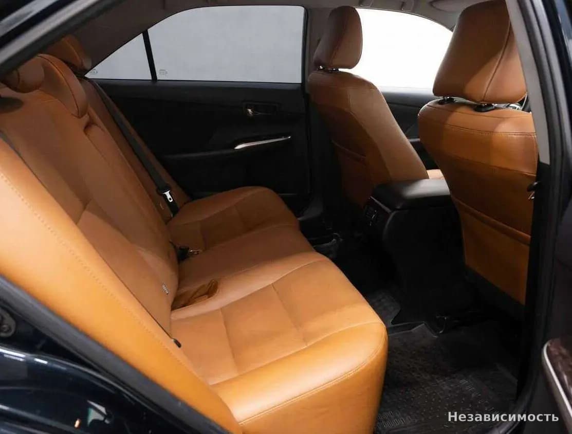 Toyota Camry 2015 с пробегом — фото 10