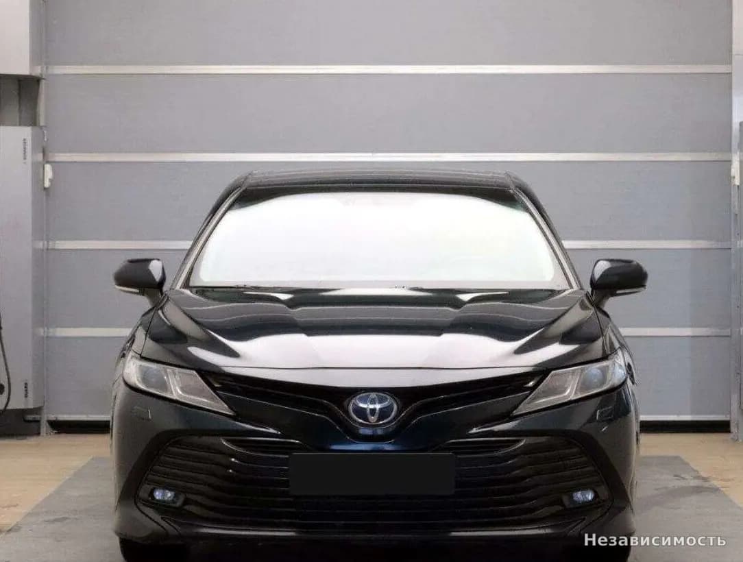 Toyota Camry 2019 с пробегом — фото 2