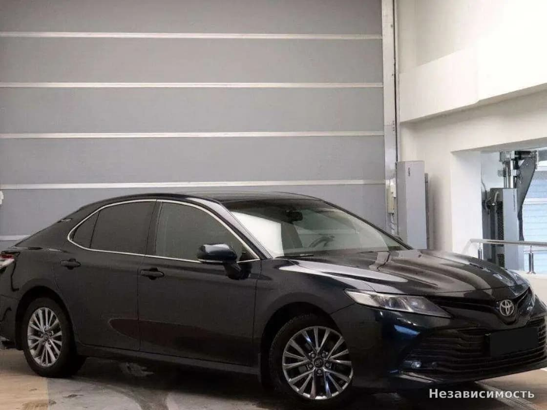 Toyota Camry 2019 с пробегом — фото 3