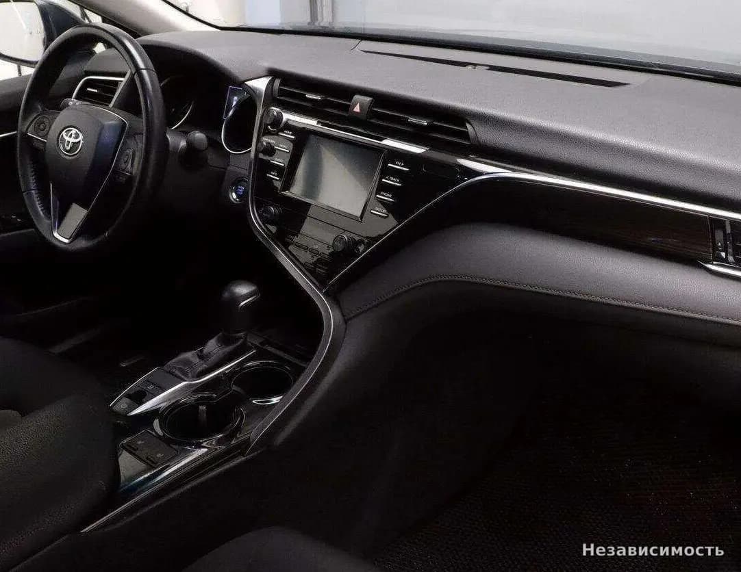 Toyota Camry 2019 с пробегом — фото 7