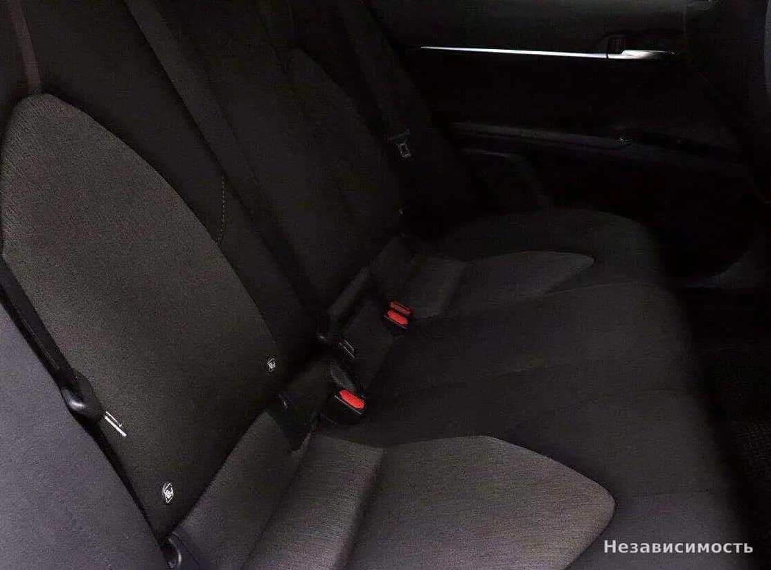 Toyota Camry 2019 с пробегом — фото 8