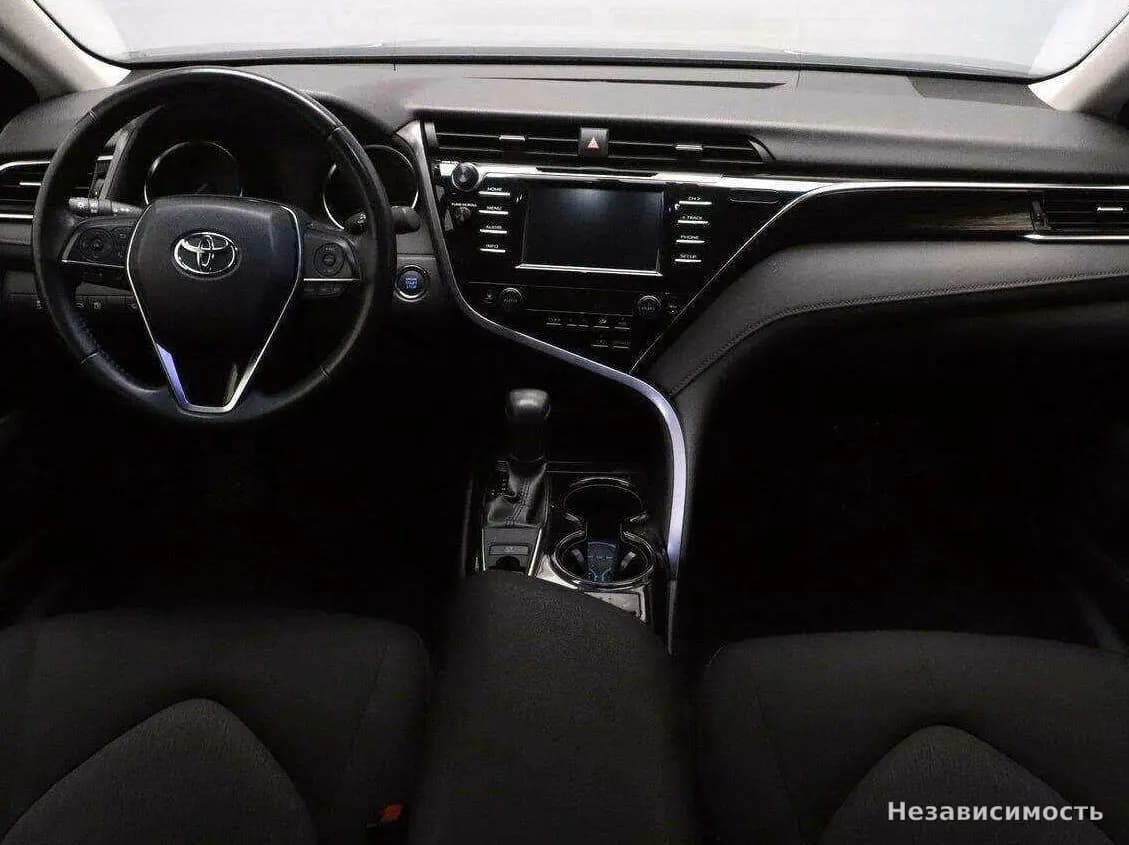 Toyota Camry 2019 с пробегом — фото 9