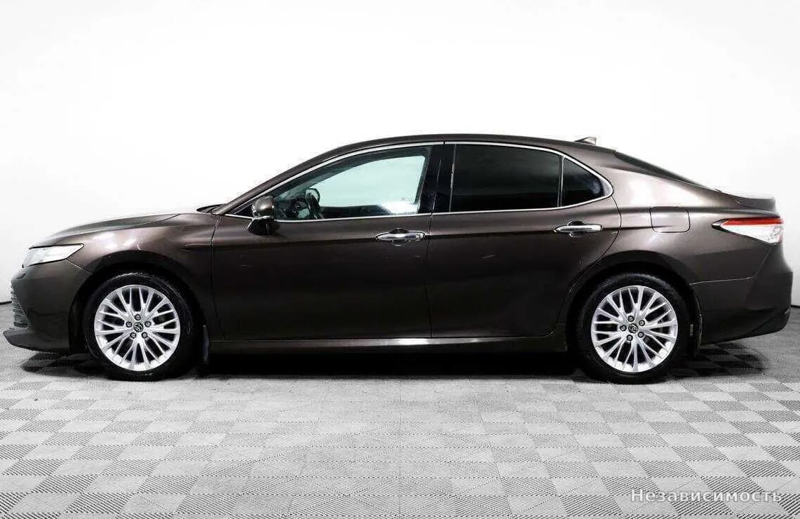 Toyota Camry 2019 с пробегом — фото 8