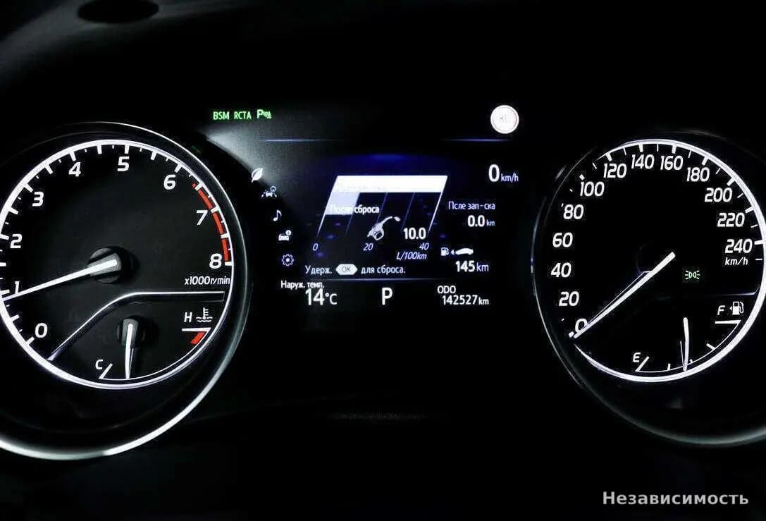 Toyota Camry 2019 с пробегом — фото 10