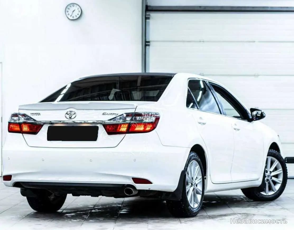 Toyota Camry 2016 с пробегом — фото 3