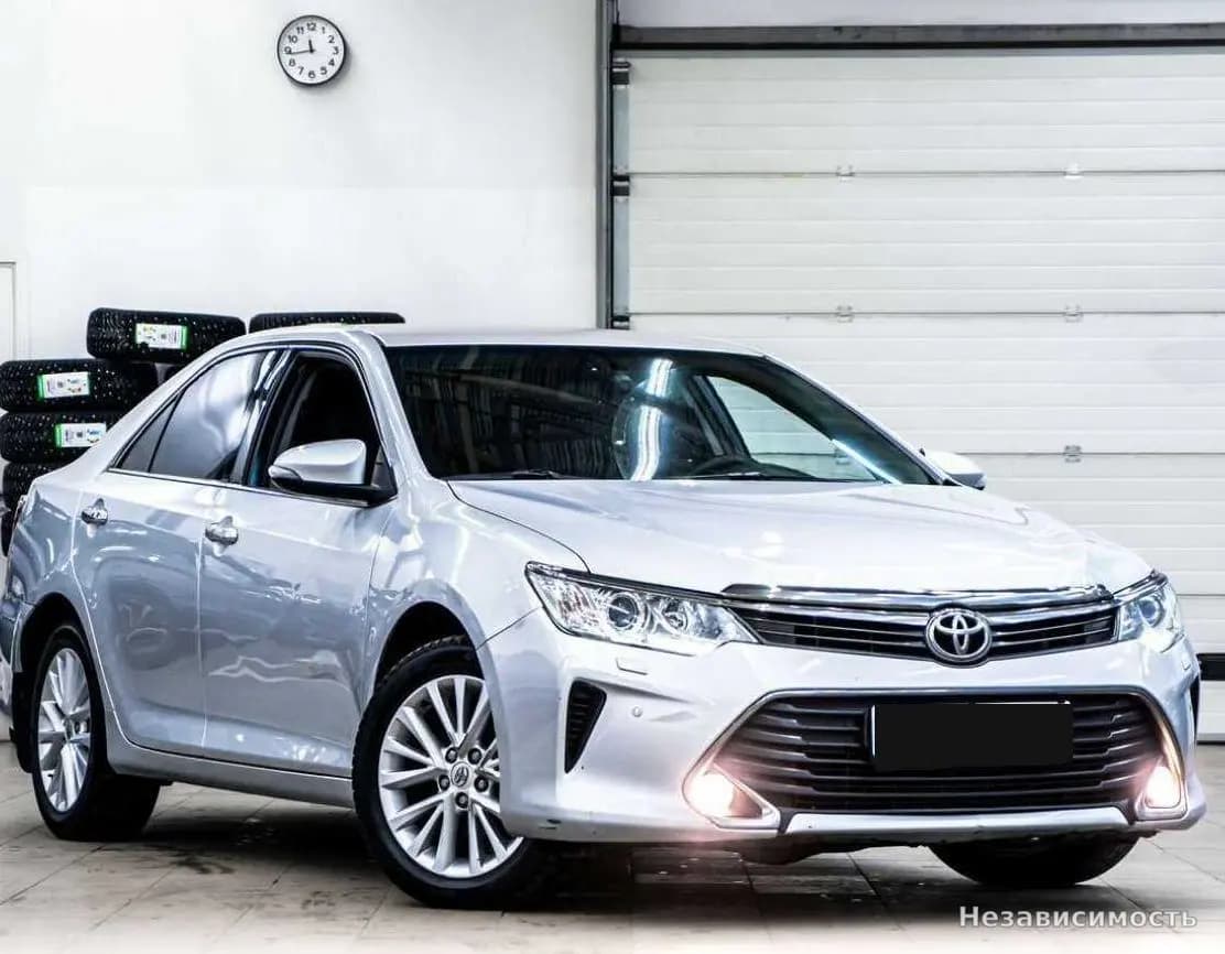 Toyota Camry 2015 с пробегом — фото 2