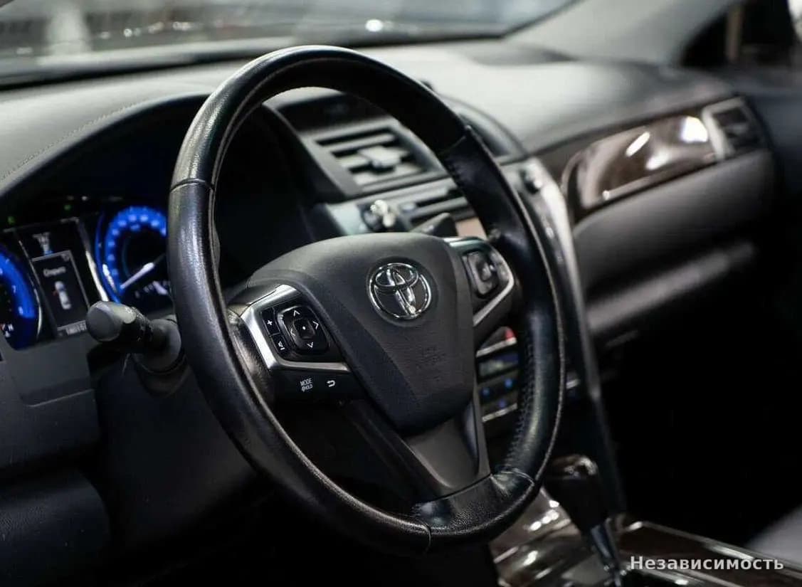 Toyota Camry 2015 с пробегом — фото 5