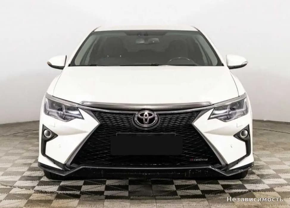 Toyota Camry 2018 с пробегом — фото 2
