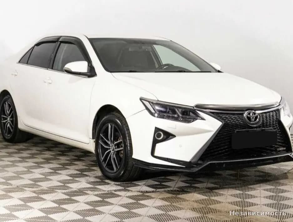 Toyota Camry 2018 с пробегом — фото 3