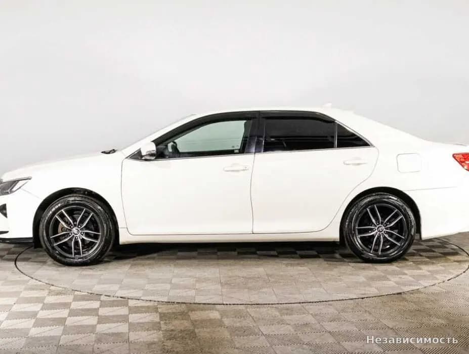 Toyota Camry 2018 с пробегом — фото 8